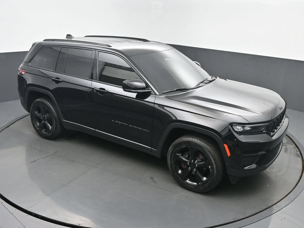 Used 2023 Jeep Grand Cherokee Altitude AWD/4WD image 42
