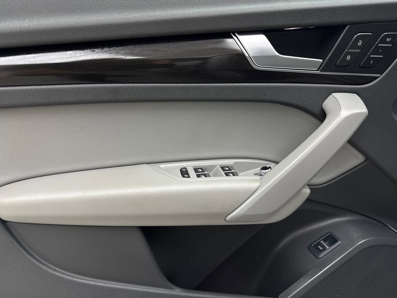 Used 2019 Audi Q5 2.0T Premium w/ Convenience Package AWD/4WD image 32