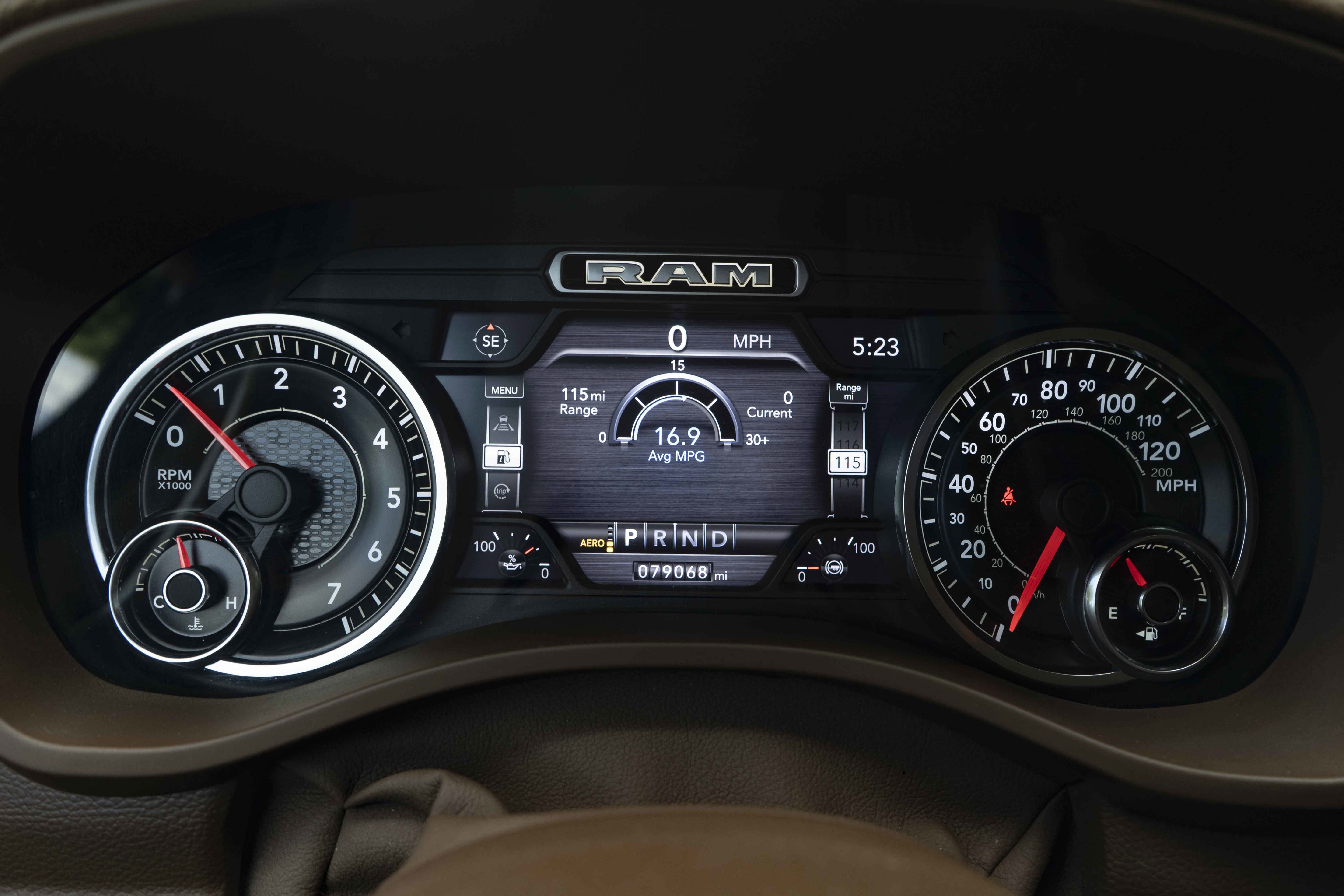 Used 2019 RAM 1500 Laramie AWD/4WD image 23
