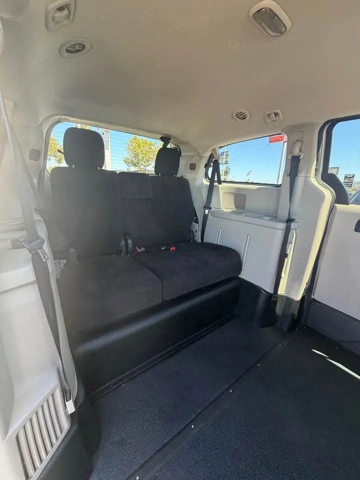 Used 2013 Dodge Grand Caravan SXT FWD image 7