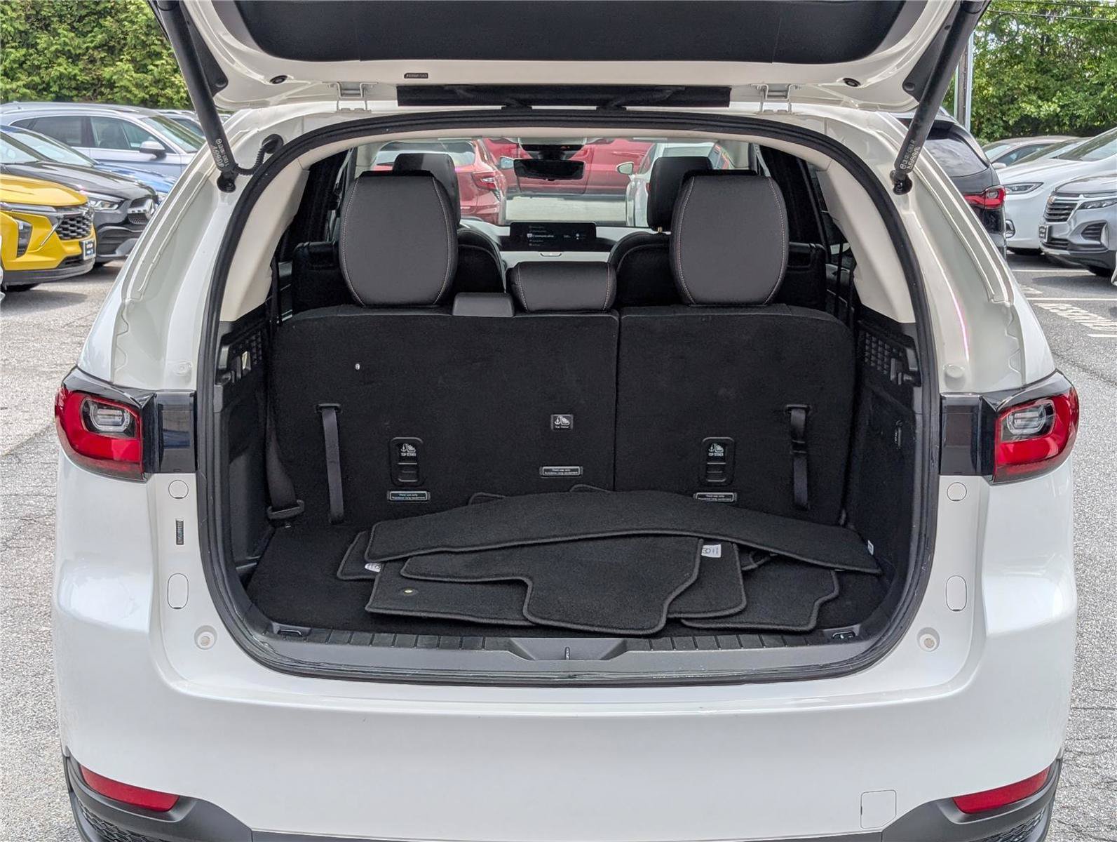 Used 2024 MAZDA CX-90 Plug-In Hybrid w/ Preferred AWD/4WD image 15