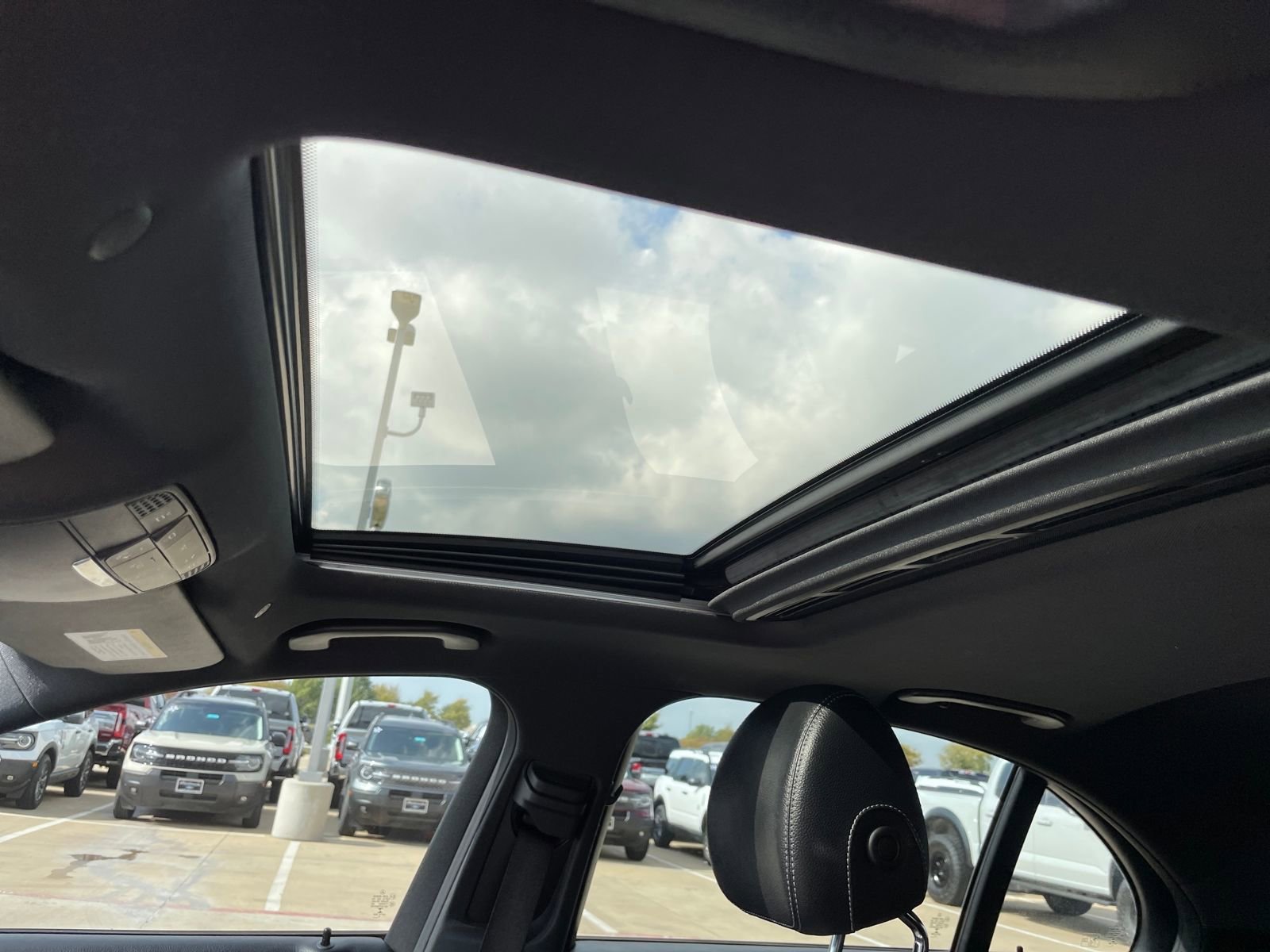 Used 2018 Mercedes-Benz E 300 image 22