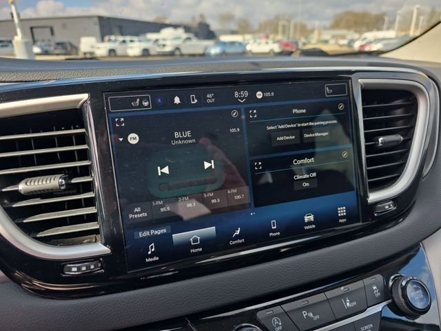 Used 2023 Chrysler Pacifica Touring-L FWD image 28