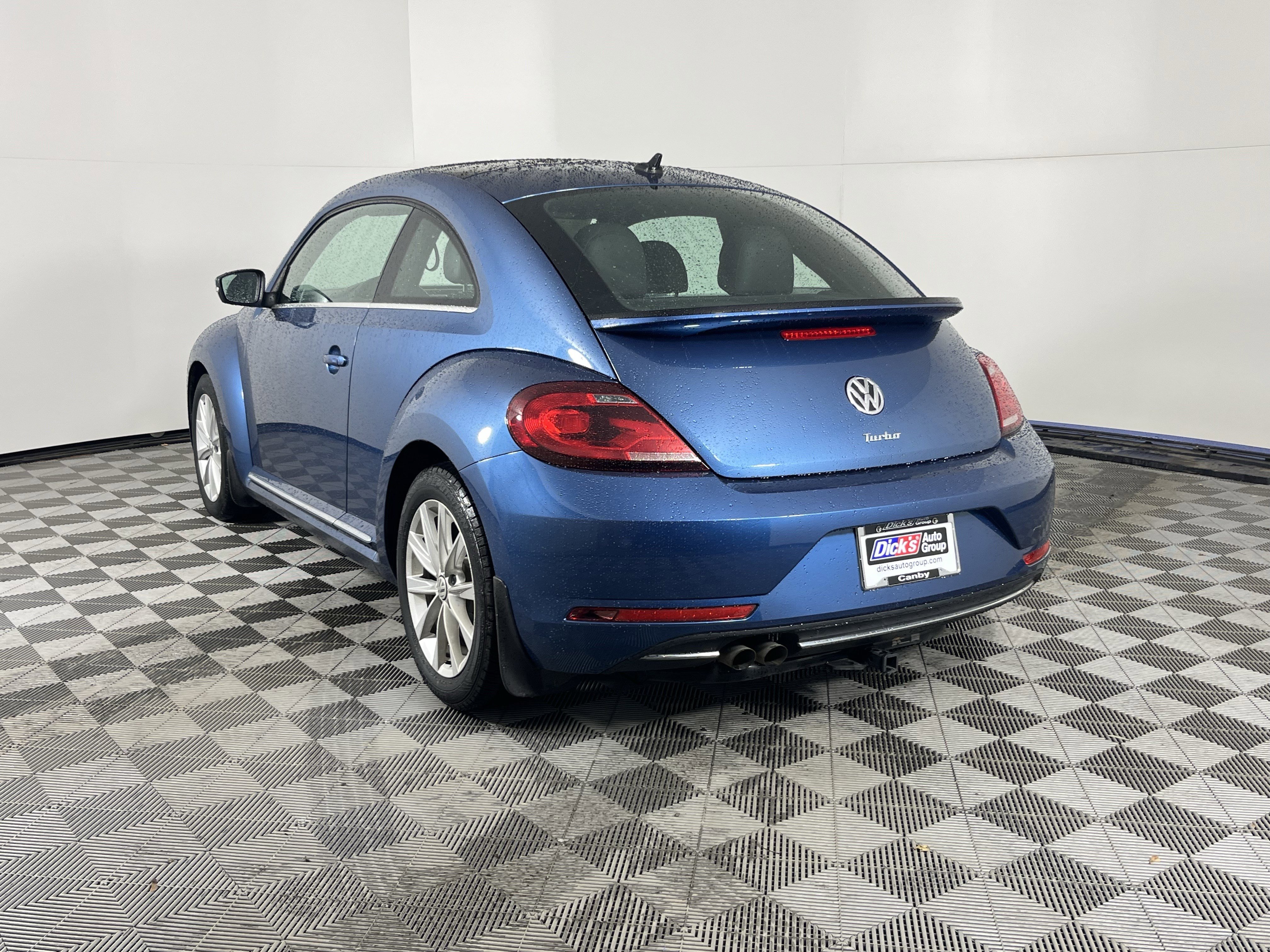 Used 2019 Volkswagen Beetle 2.0T SE image 3