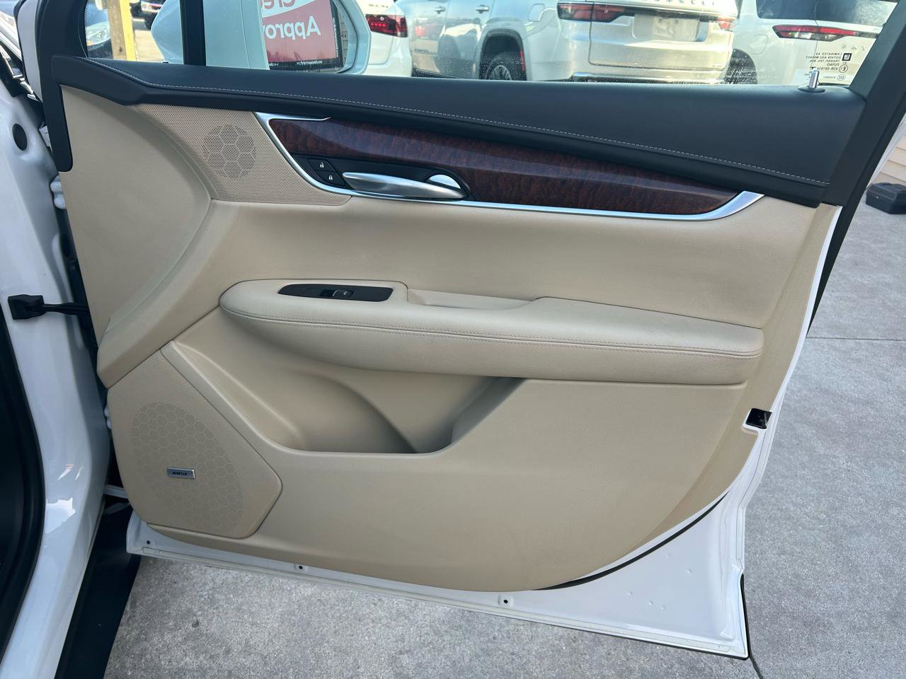 Used 2017 Cadillac XT5 Luxury w/ Driver Awareness Package image 16