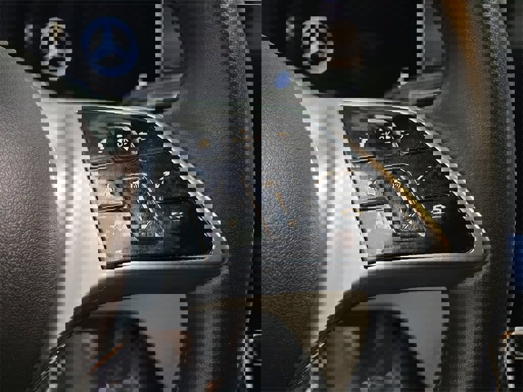 Used 2023 Mercedes-Benz GLC 300 4MATIC image 21