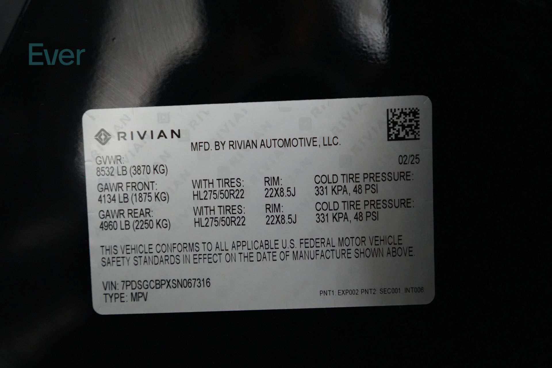 Used 2025 Rivian R1S Premium AWD/4WD image 29