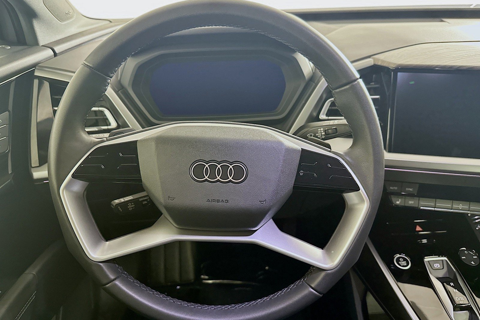 Used 2025 Audi Q4 e-tron Premium Plus w/ Premium Plus RWD image 18