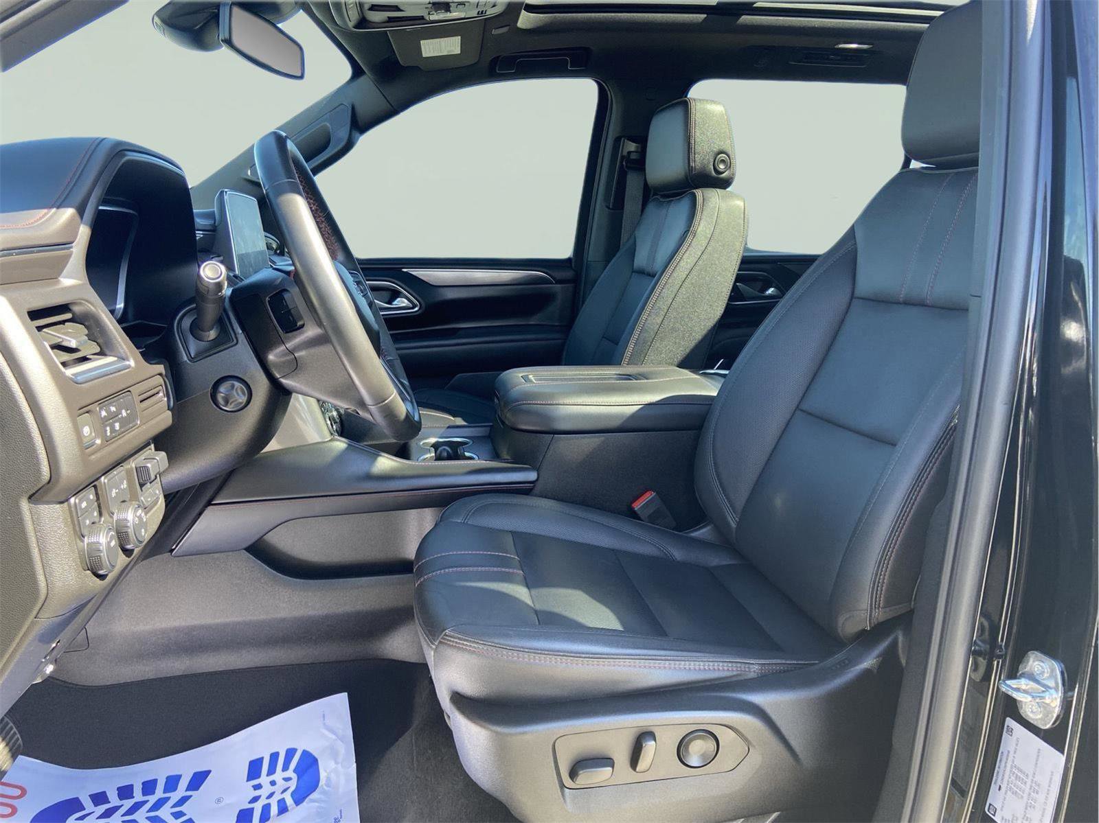 Used 2023 Chevrolet Suburban RST w/ Luxury Package AWD/4WD image 18