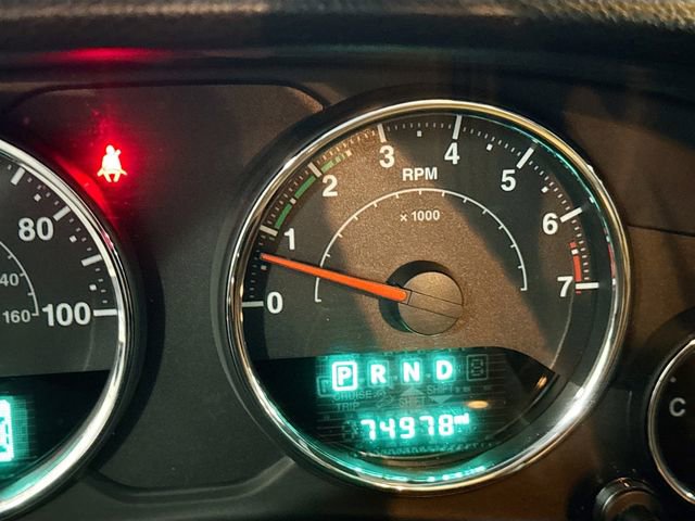 Used 2015 Jeep Wrangler Unlimited Rubicon w/ Connectivity Group image 12