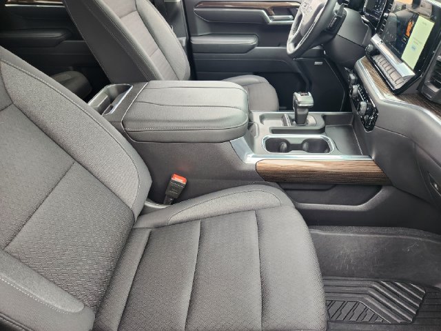 Used 2025 Chevrolet Silverado 1500 LT Trail Boss w/ Convenience Package II AWD/4WD image 19