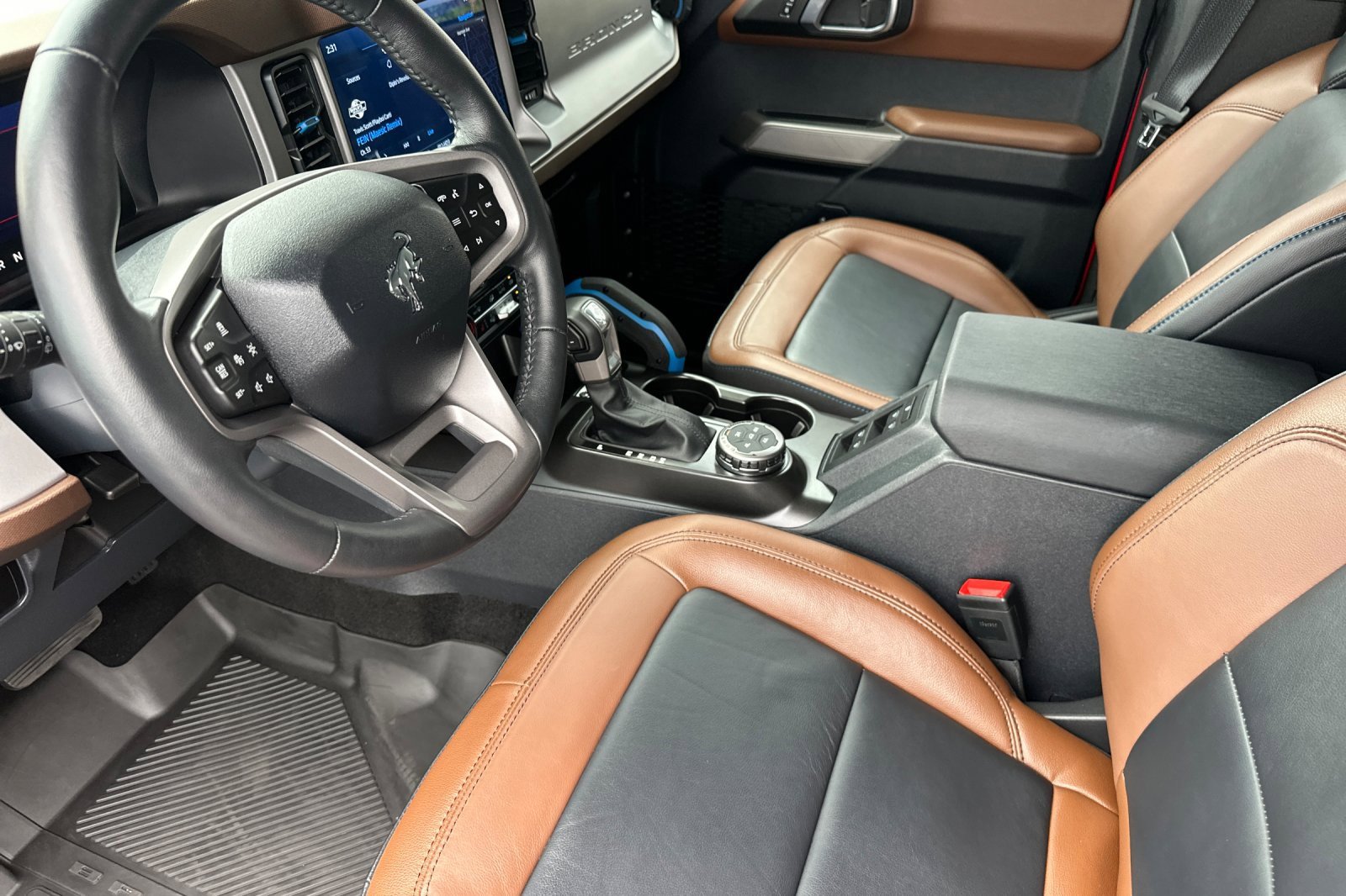 Used 2023 Ford Bronco Outer Banks image 10