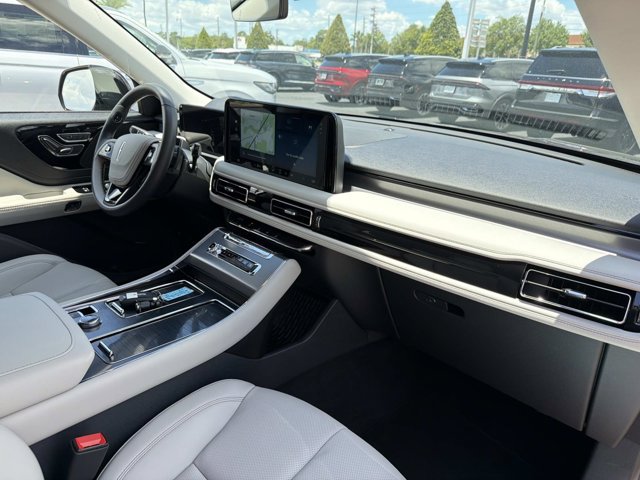 New 2026 Lincoln Aviator 2WD w/ Jet Appearance Package image 20