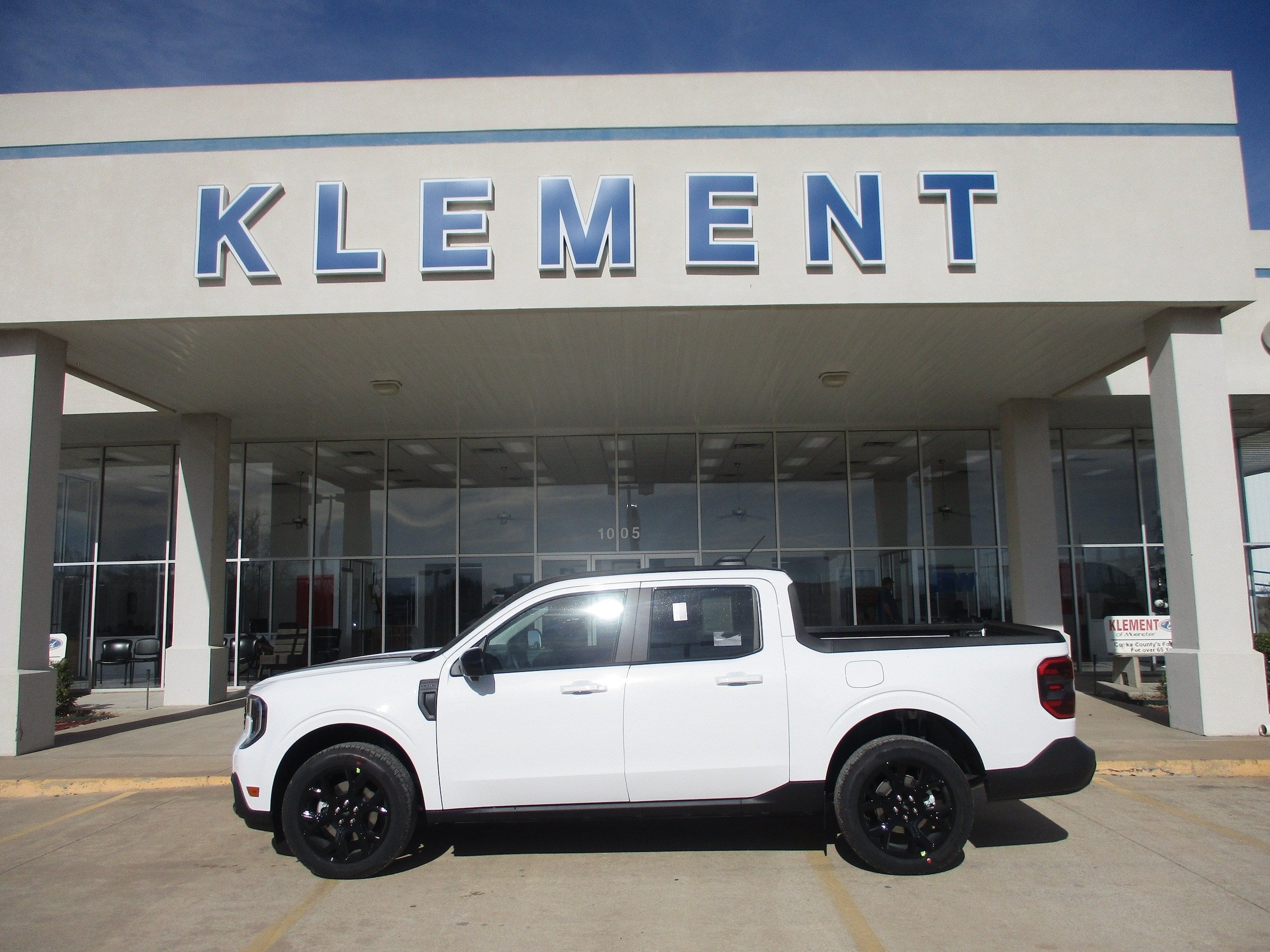 New 2026 Ford Maverick Lariat w/ Black Appearance Package AWD/4WD image 1