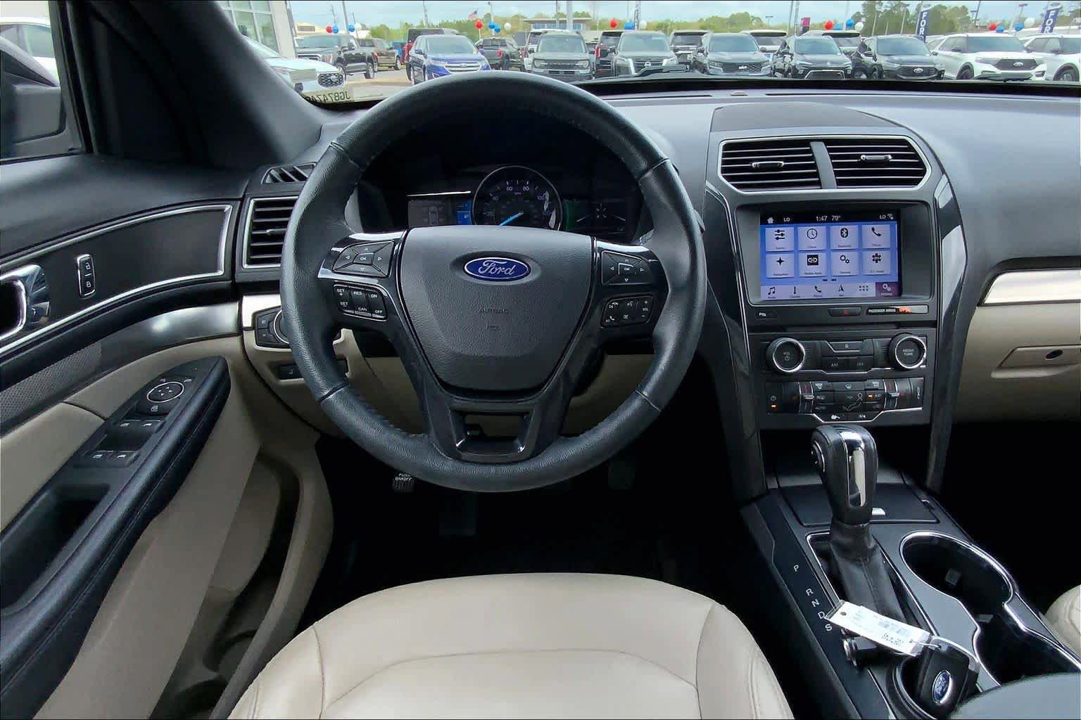 Used 2018 Ford Explorer XLT w/ Equipment Group 202A FWD image 6