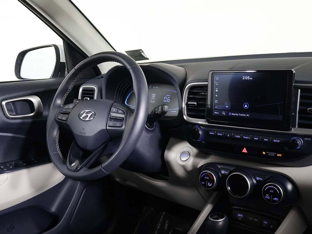 Certified 2023 Hyundai Venue Limited image 25