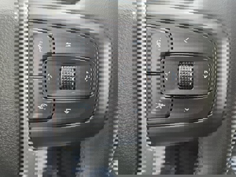 Used 2025 GMC Sierra 1500 SLT image 16