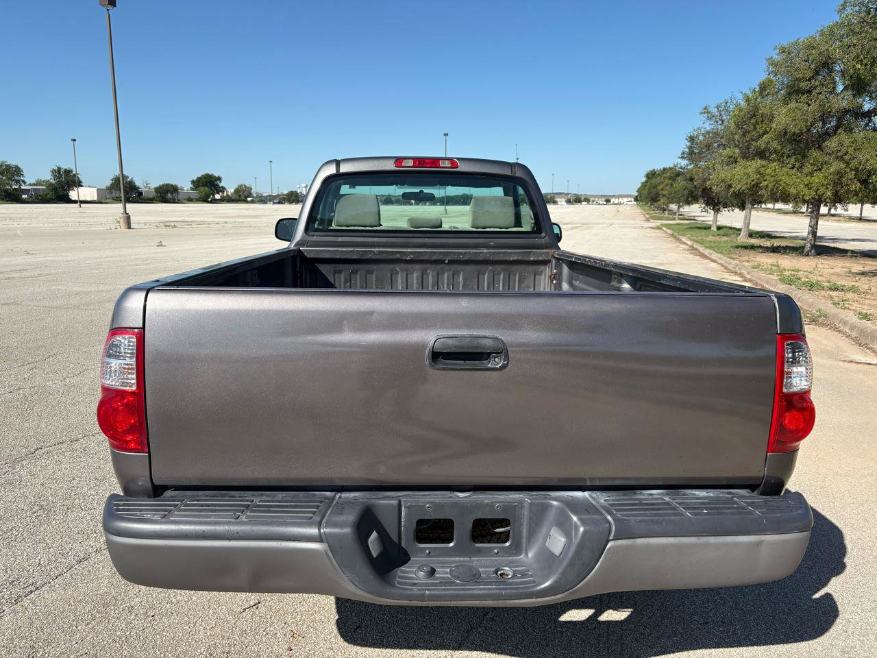 Used 2005 Toyota Tundra 2WD Regular Cab image 2