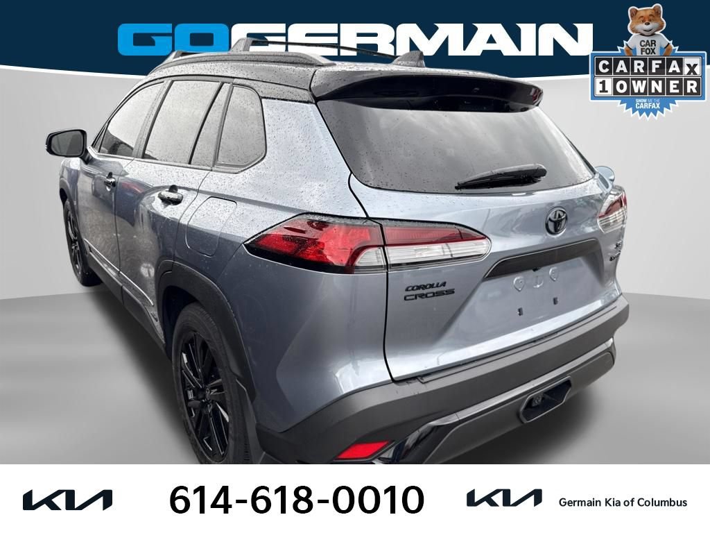 Used 2024 Toyota Corolla Cross AWD Hybrid w/ Moonroof Package image 2