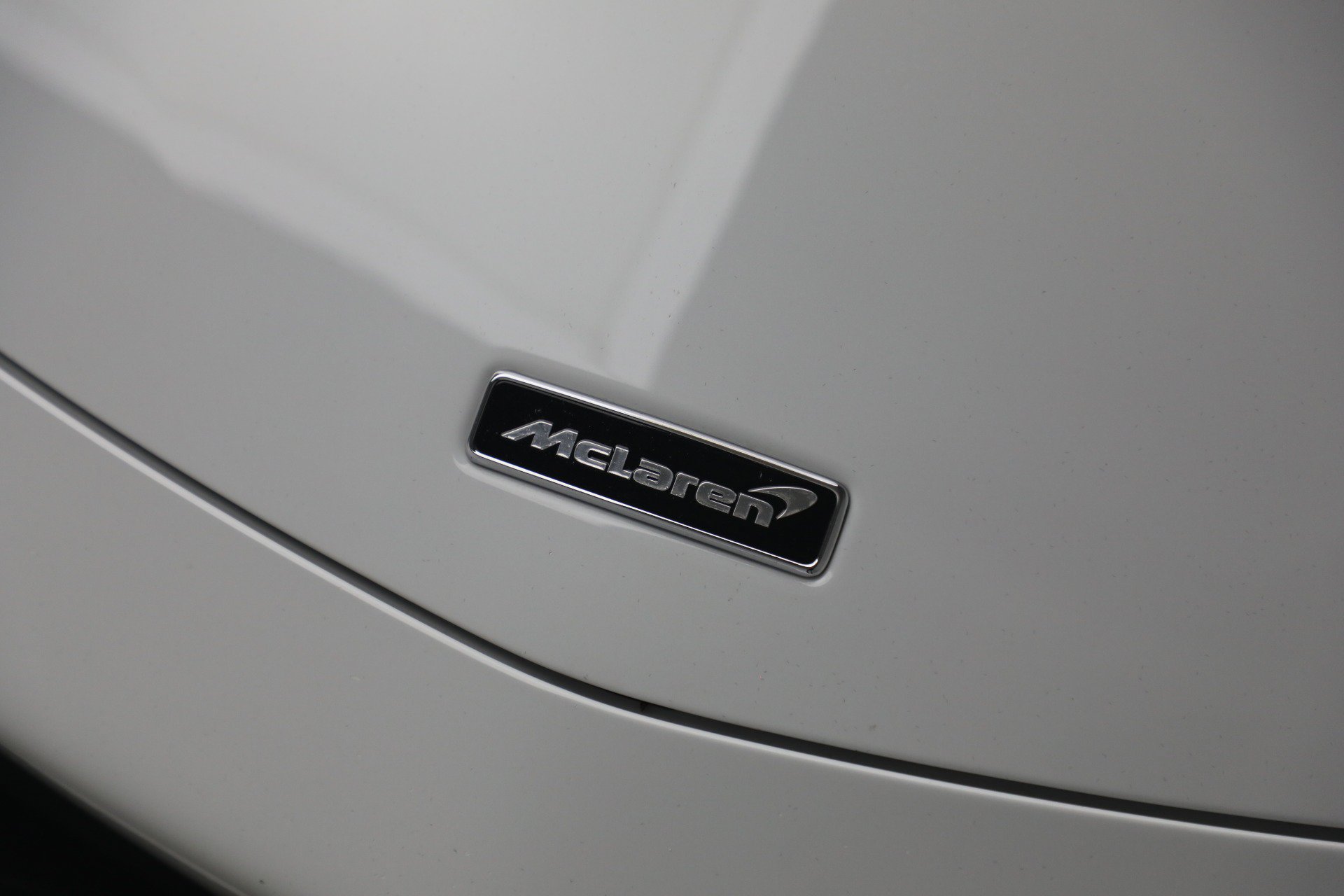 Used 2023 McLaren Artura RWD image 33