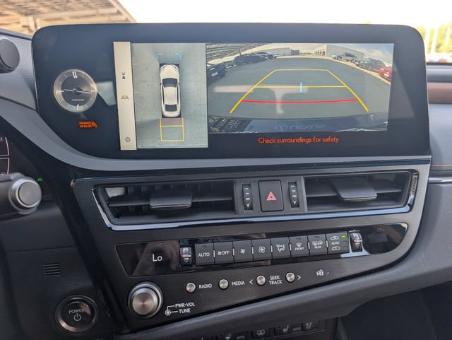 Used 2025 Lexus ES 300h w/ Technology Package FWD image 16