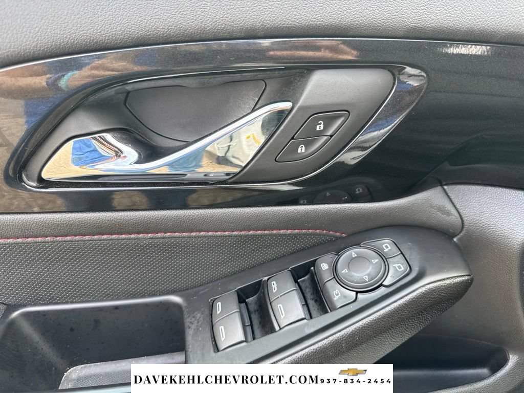 Used 2023 Chevrolet Traverse RS FWD image 10