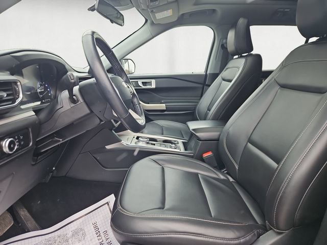 Used 2023 Ford Explorer XLT image 9