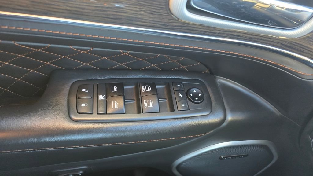 Used 2020 Jeep Grand Cherokee Summit image 24