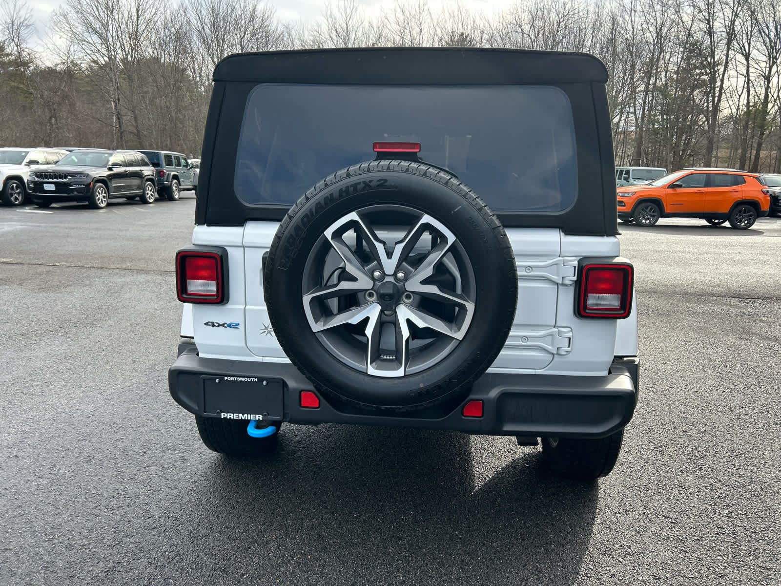 Used 2024 Jeep Wrangler Unlimited w/ Convenience Group AWD/4WD image 7