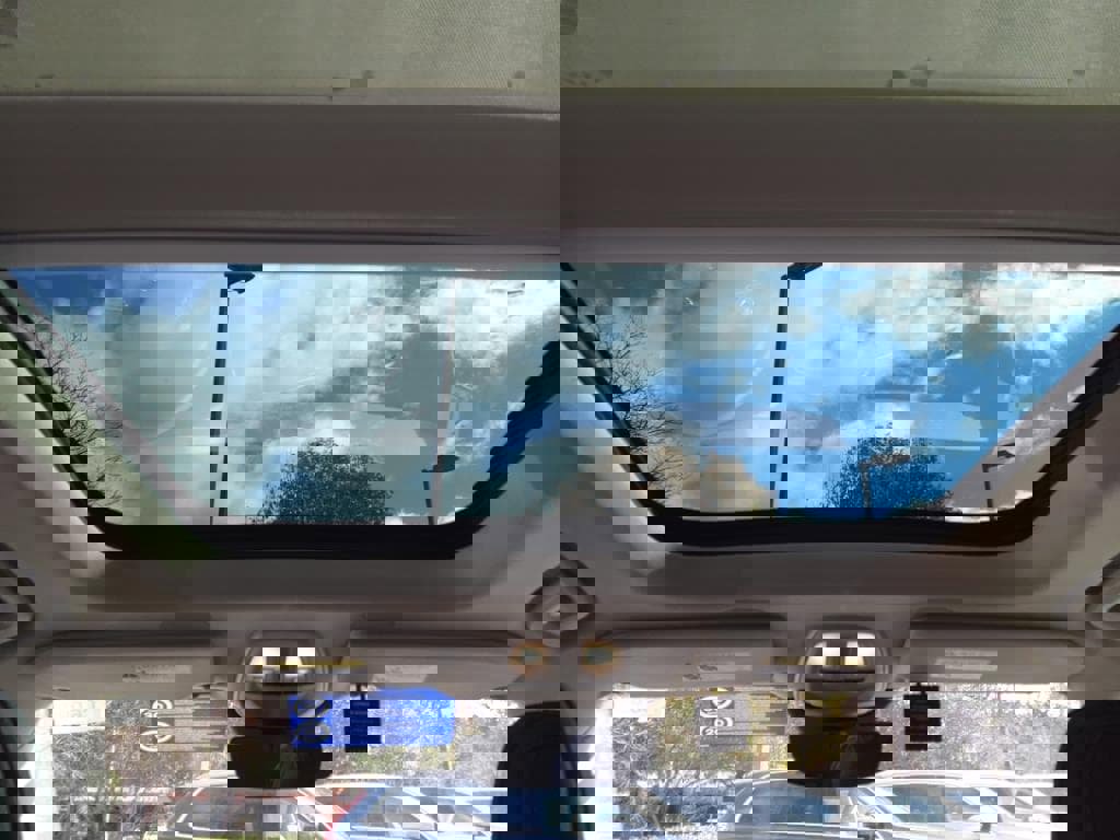 New 2025 Volvo XC90 T8 Plus w/ Protection Package Premier image 15