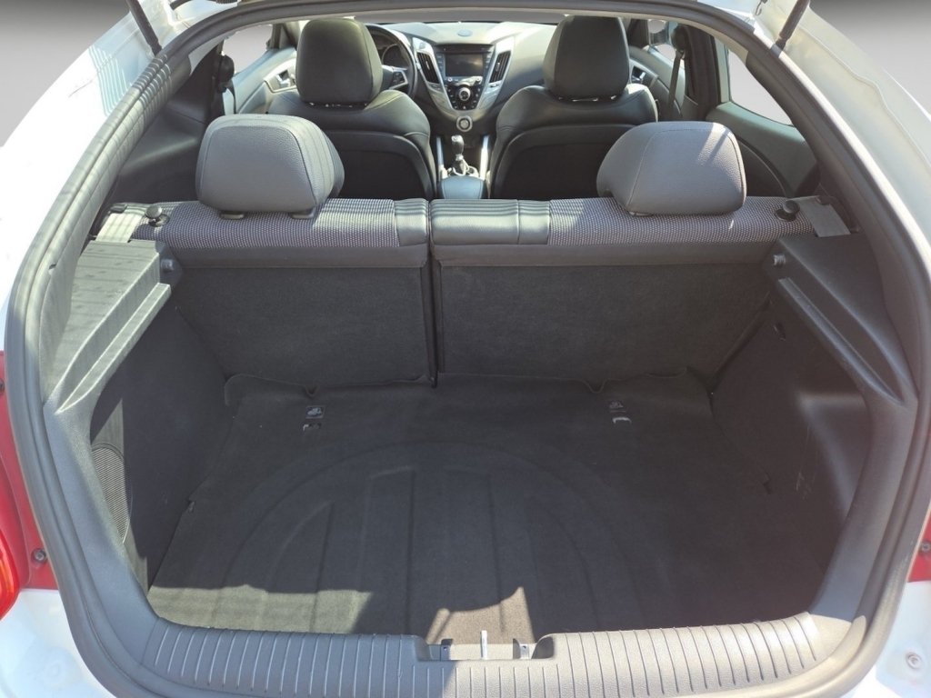Used 2013 Hyundai Veloster w/ Tech Pkg FWD image 21