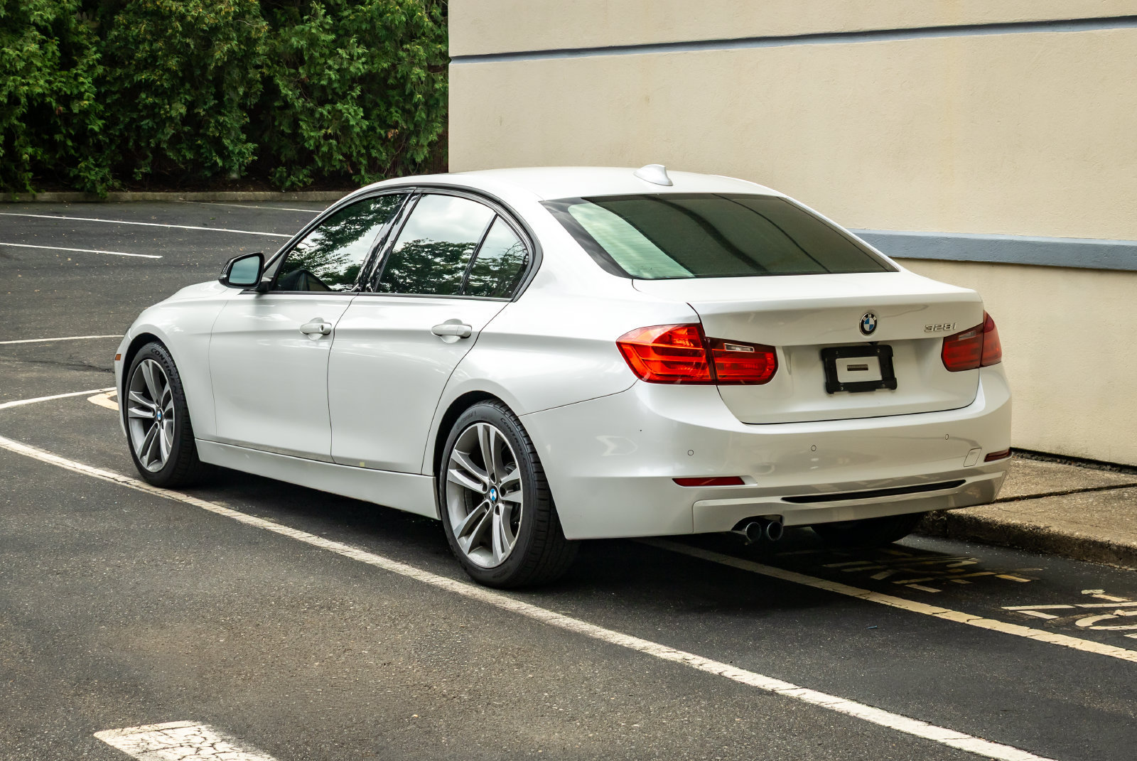Used 2015 BMW 328i Sedan RWD image 5