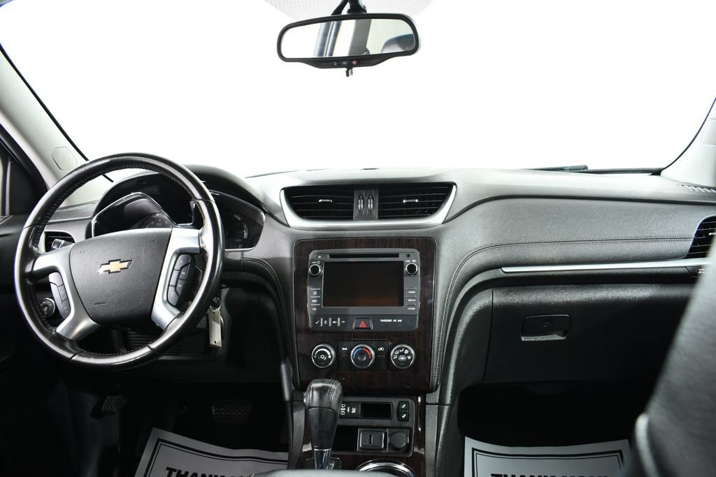 Used 2017 Chevrolet Traverse LT w/ Style and Technology Package FWD image 7