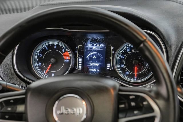 Used 2020 Jeep Cherokee Latitude Plus w/ Comfort/Convenience Group image 18