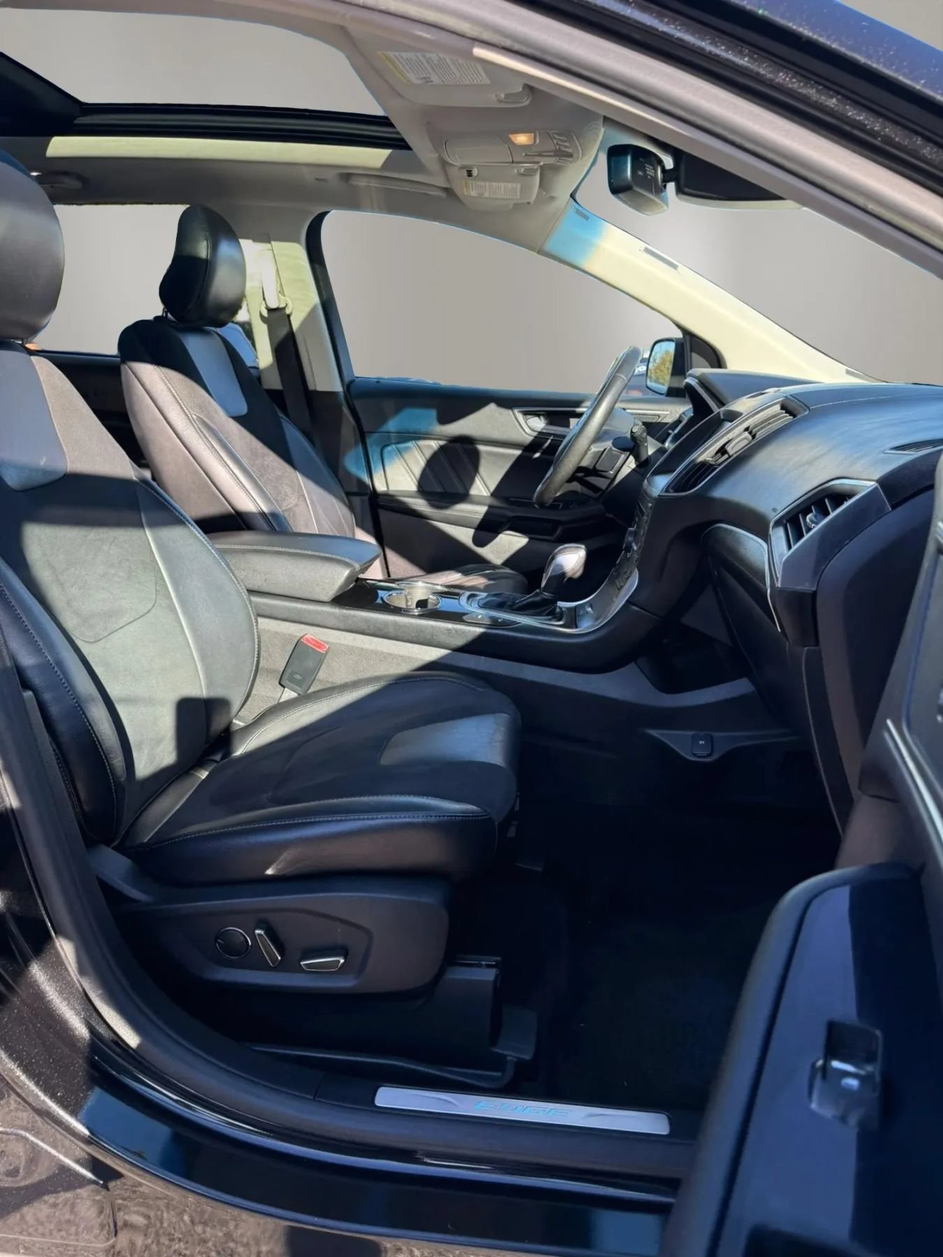 Used 2015 Ford Edge Sport w/ Equipment Group 401A FWD image 11