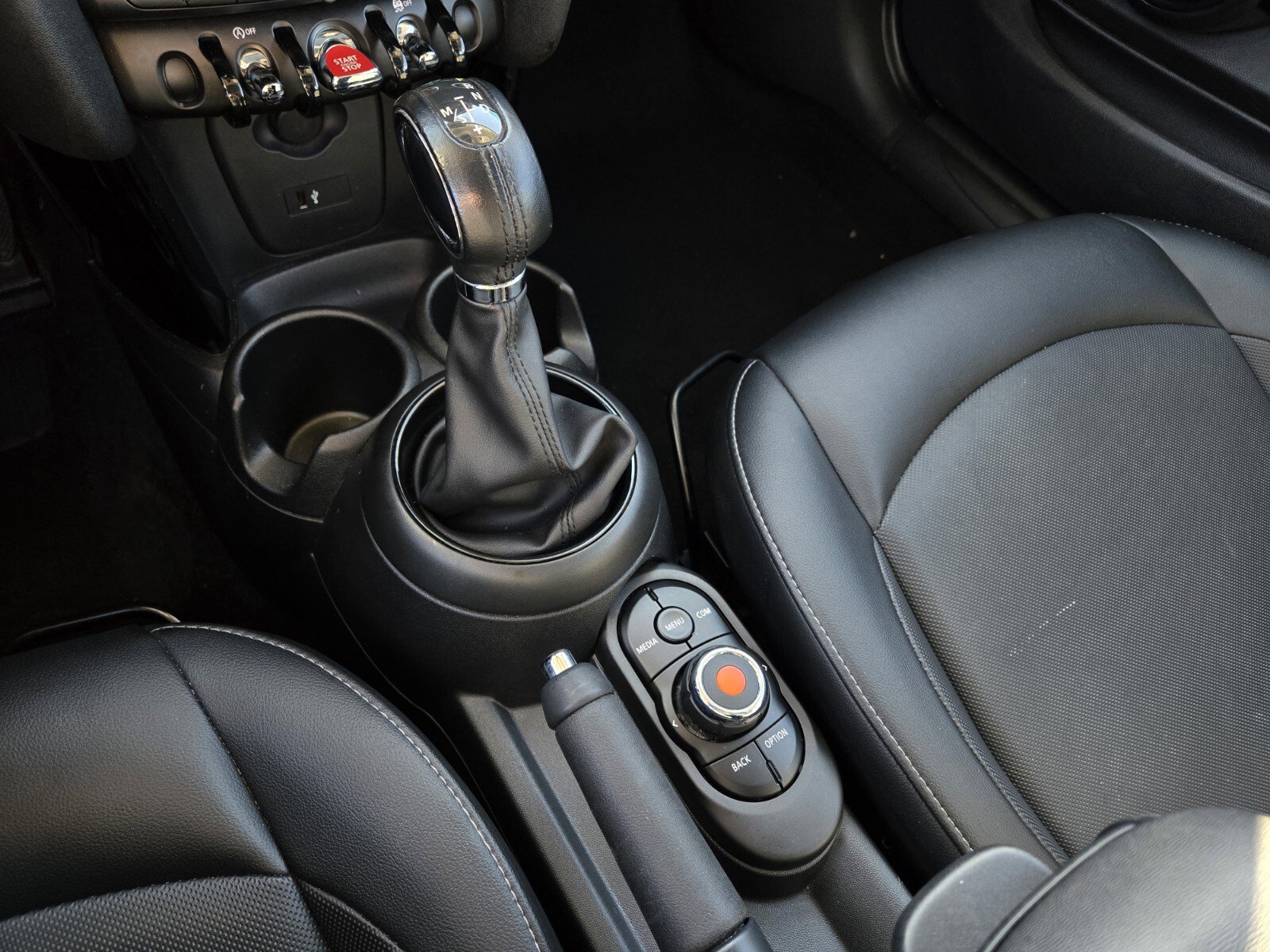 Used 2019 MINI Cooper 2-Door Hardtop image 24