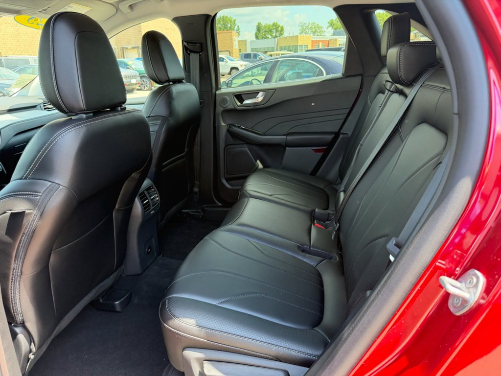 Used 2025 Ford Escape SE w/ PHEV Premium Package FWD image 9