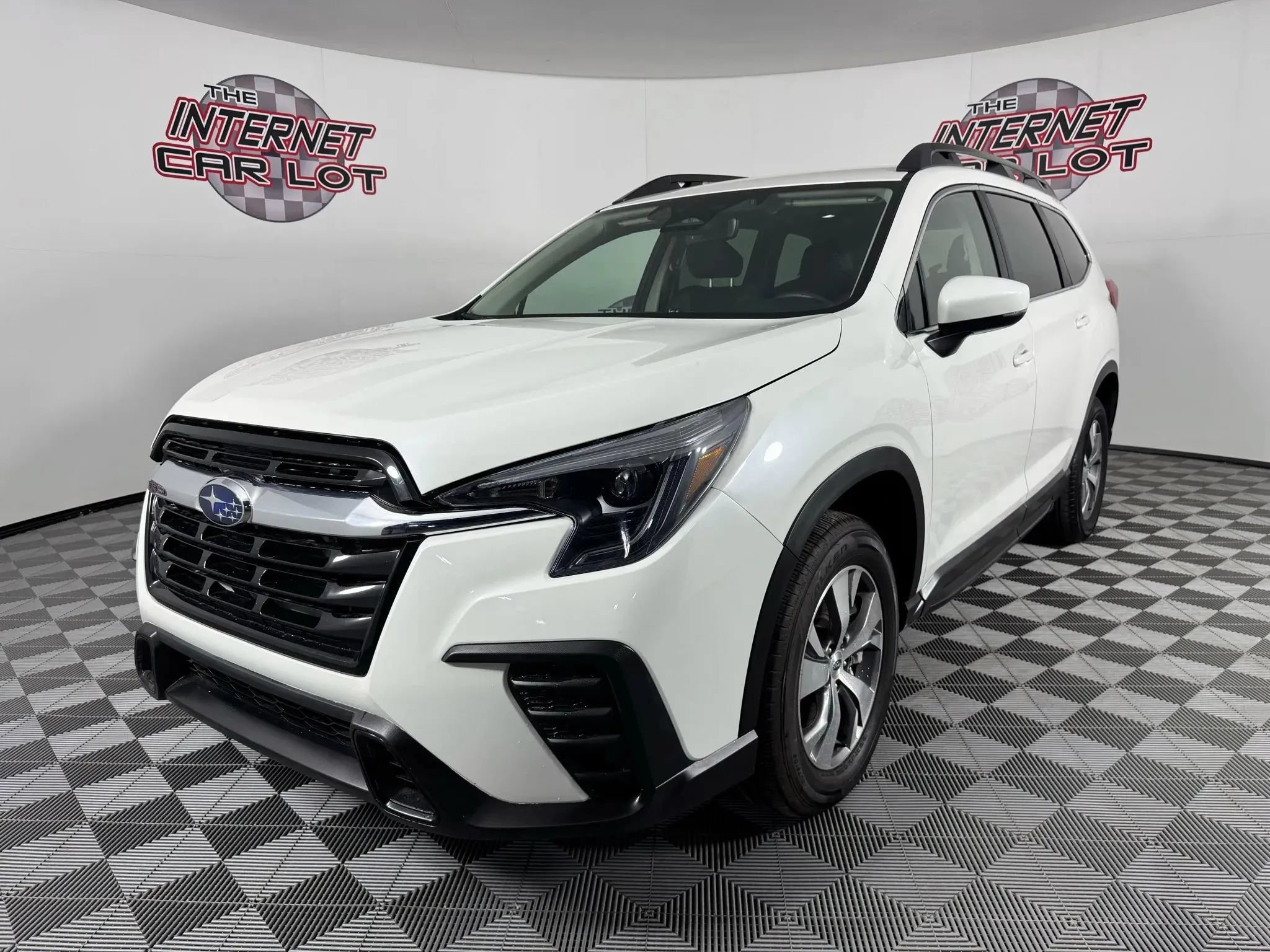 Used 2025 Subaru Ascent Premium AWD/4WD image 3