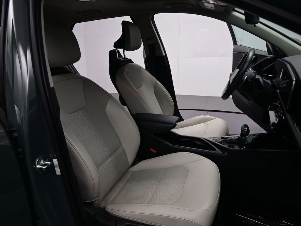 Used 2023 Kia Niro EX Touring image 22