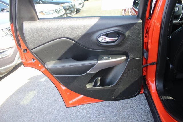 Used 2021 Jeep Cherokee Latitude Lux w/ Sun & Sound Group image 22