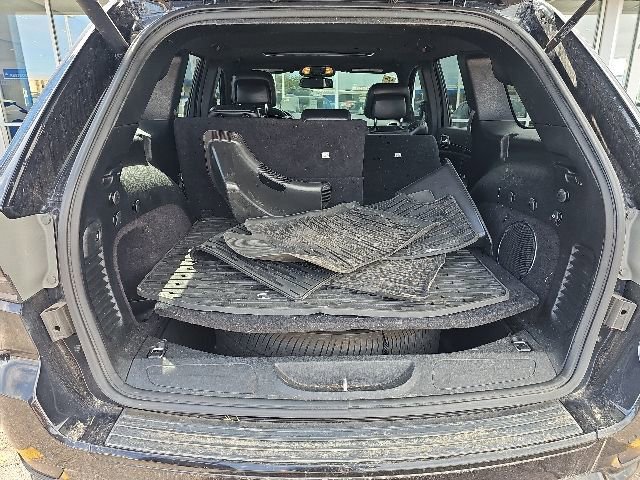 Used 2015 Jeep Grand Cherokee Altitude AWD/4WD image 12