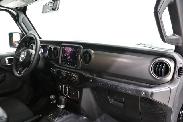 Used 2023 Jeep Wrangler Unlimited w/ Sun & Screen Package AWD/4WD image 17