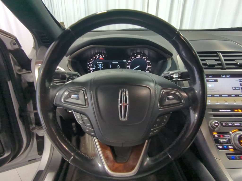 Used 2017 Lincoln MKZ Reserve FWD image 28