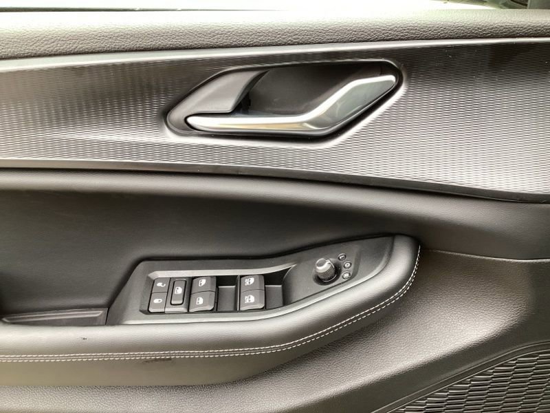 New 2025 Jeep Grand Cherokee Altitude AWD/4WD image 24