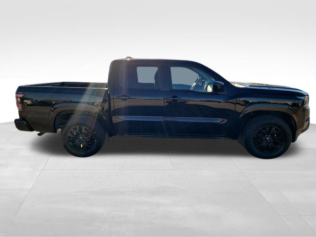 Used 2023 Nissan Frontier SV image 9