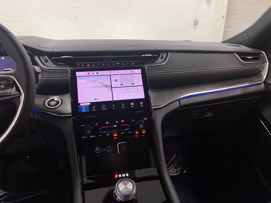 Used 2023 Jeep Grand Cherokee L Overland RWD image 17