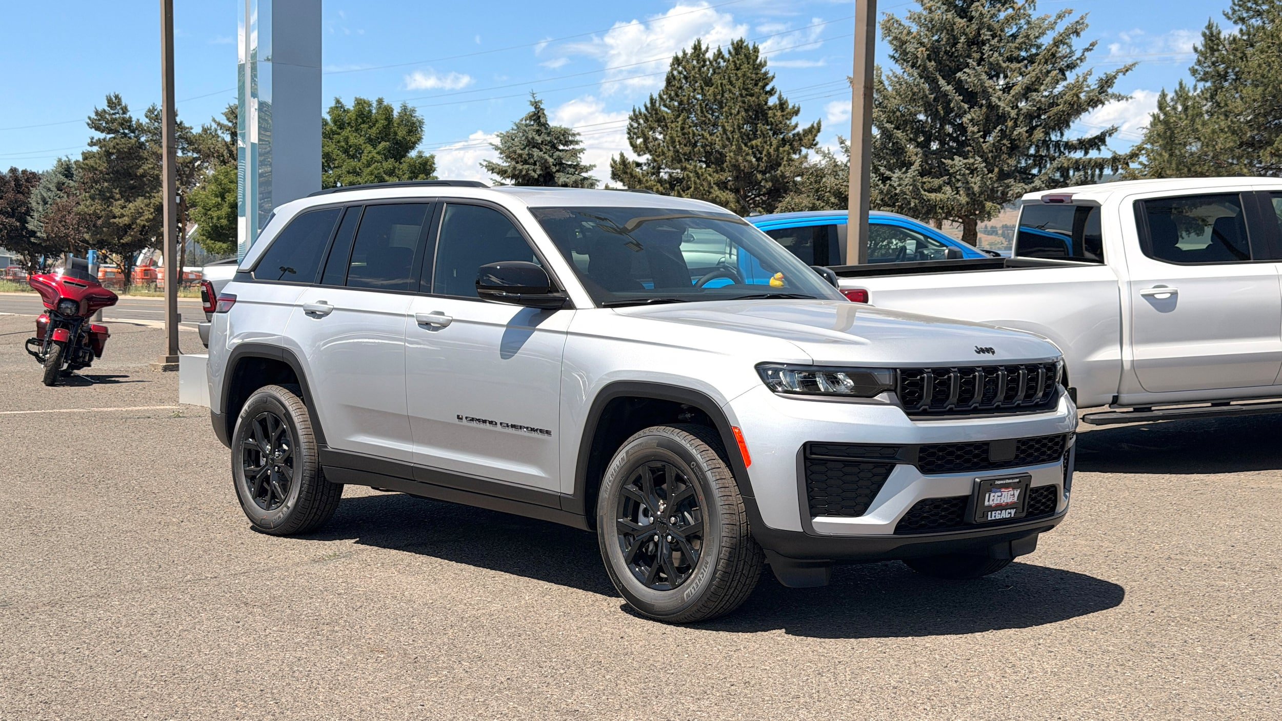 New 2026 Jeep Grand Cherokee Altitude