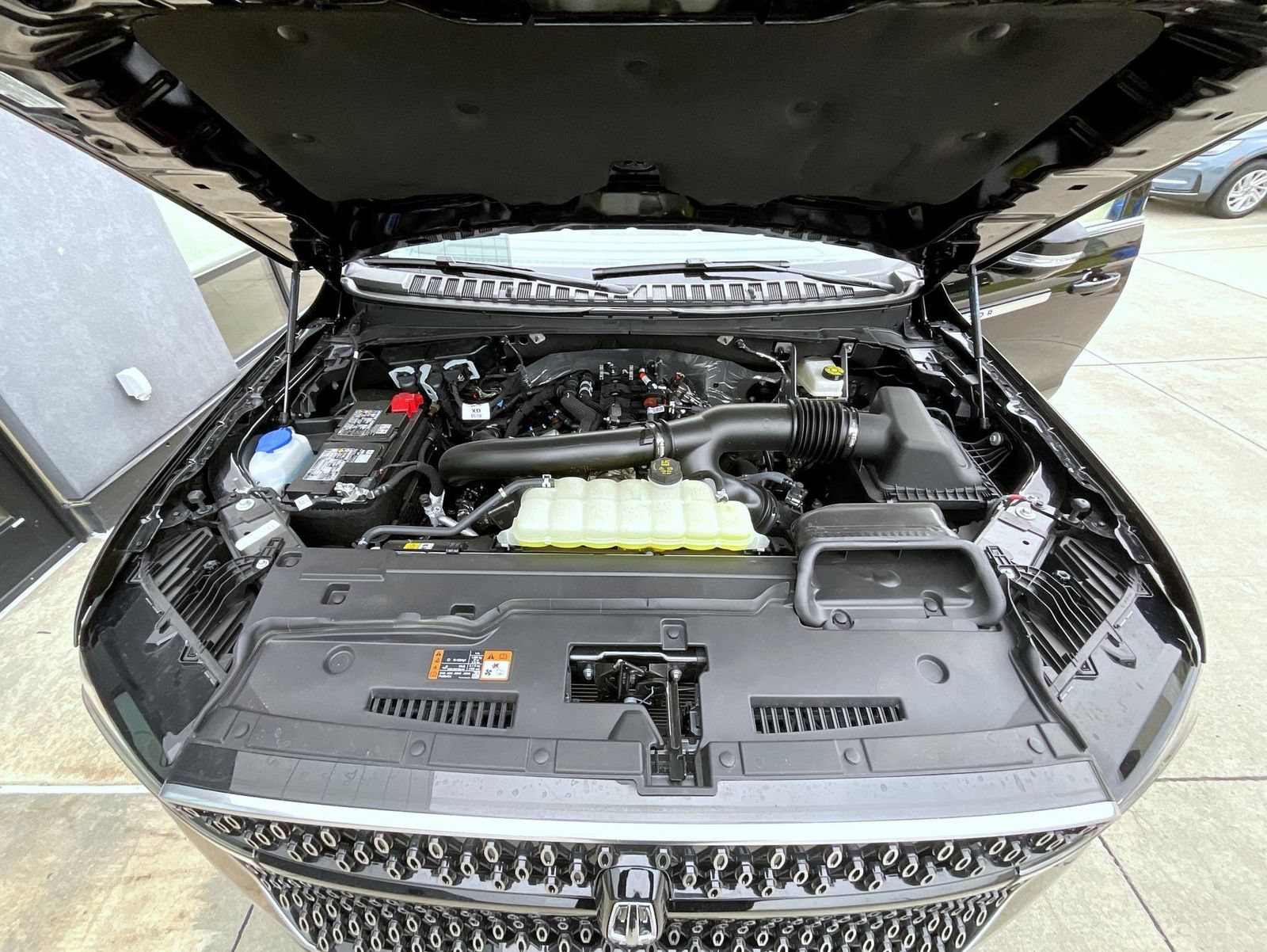 Certified 2026 Lincoln Navigator Reserve AWD/4WD image 26