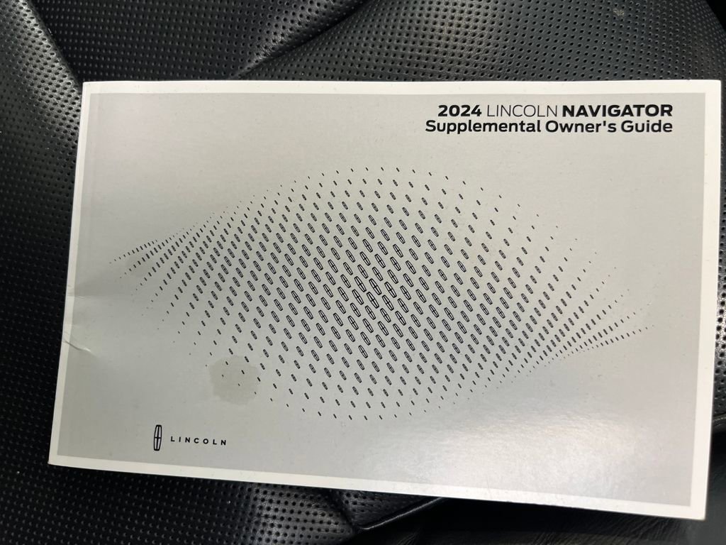 Used 2024 Lincoln Navigator Reserve image 29