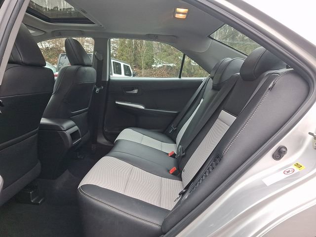 Used 2014 Toyota Camry SE w/ Moonroof Package image 11